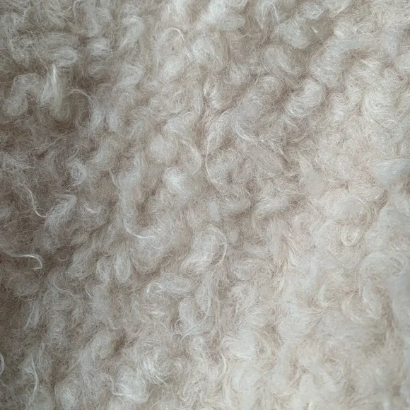 Los Angeles Barcelona ‘ARUM’ Sleeveless Jacket - Picture 15 of 16